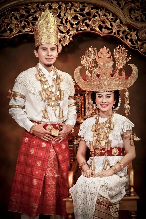 4 Pakaian Adat Lampung Beserta Gambarnya Tradisi Tradisional