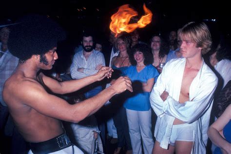 30 Crazy Photographs That Capture The Disco Scene Of The