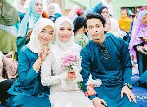 5 artis dangdut ini kini sudah berhijrah. Rupanya Dua Pelakon Cantik Ini Anak Iwan Dangdut