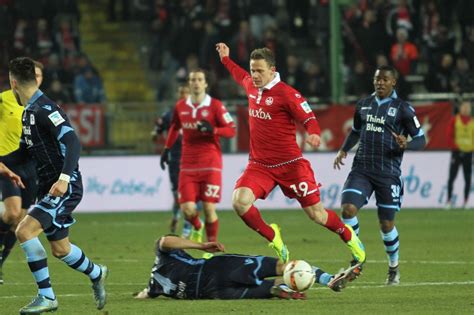 Trikots von tsv 1860 münchen. Spielfotos: 1. FC Kaiserslautern - 1860 München 0:1 (0:1 ...