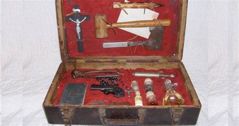 Antique Vampire Hunter Kit