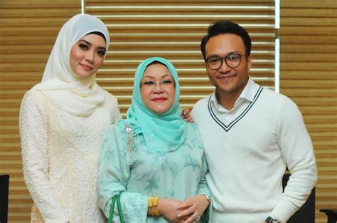Welcome to the official shaheizy sam fan page. Perkahwinan Shaheizy Sam, Syatilla Melvin Dapat Tajaan ...