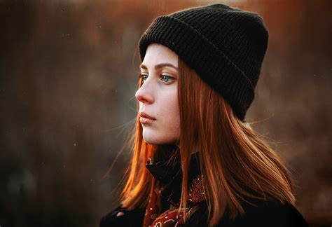 Wallpaper Portrait Woolly Hat Redhead Looking Into The Distance