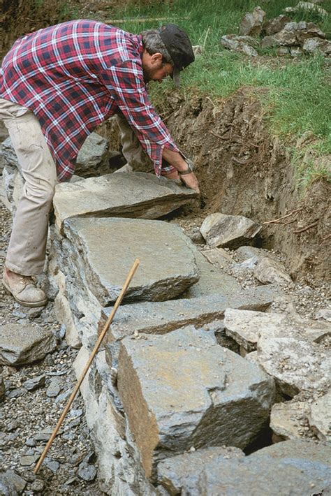 Build A Dry Stacked Stone Retaining Wall Finegardening