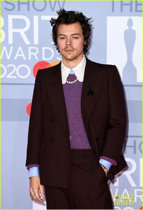 It's all in the last name with harry styles, whose impeccable taste last night (feb. Harry Styles Seems to Pay Tribute to Caroline Flack at ...