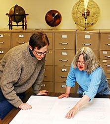 Sky maps allows you like a planetarium to view space: Princeton - Weekly Bulletin 3/3/03 - Update: Sky-mapping ...
