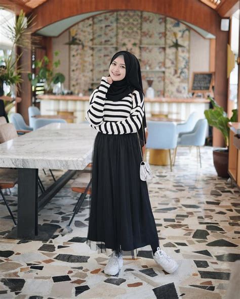 Maybe you would like to learn more about one of these? √ 50+ Refrensi OOTD Hijab 2020 untuk Remaja Paling Terbaru