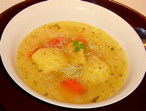 We all know that chicken is a great source of protein, and protein is really good for us. Around the World - in favorite recipes: Chicken Soup With ...