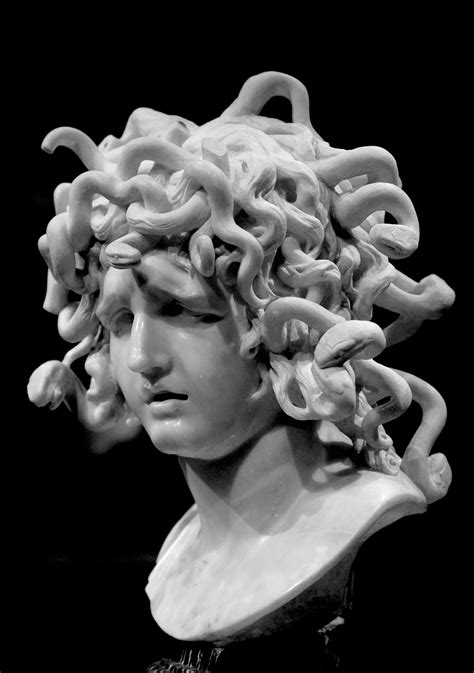 ‪medusa Creada Por El Escultor Gian Lorenzo Bernini‬ ‪ieda