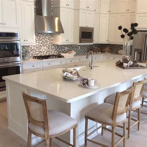 White Kitchen Cabinets And Quartz Countertops Kitchen Ideas
