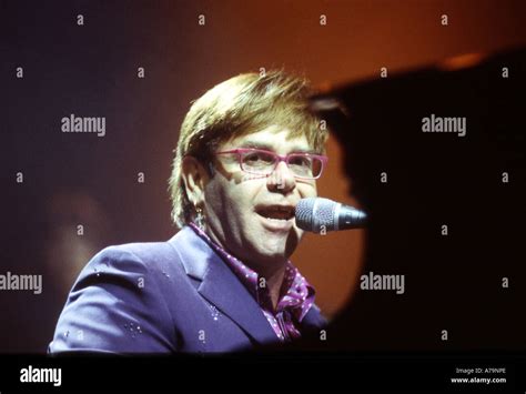 Elton Hi Res Stock Photography And Images Alamy