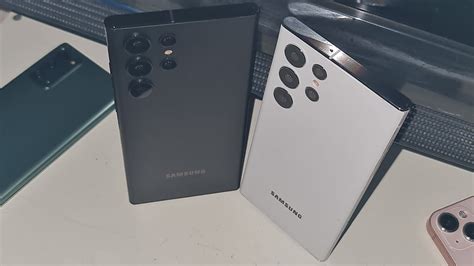 Samsung Galaxy S22 Ultra Matte Black Couleurs Blanches Inversées Via