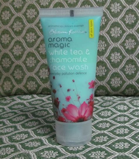 Aroma Magic White Tea And Chamomile Face Wash Review