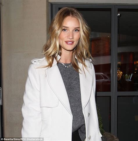 Rosie Huntington Whiteley Reveals She Refused To Have Her Photo Taken For A Year Daily Mail Online