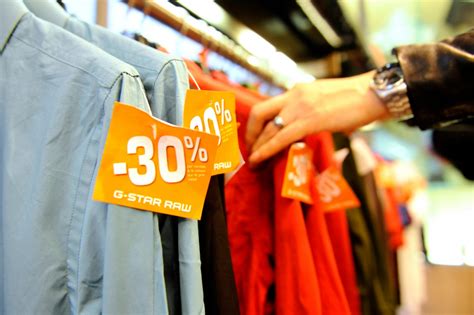 Cet été, les soldes commenceront plus tard à cause de la crise sanitaire. Soldes 2021 : pourquoi faut-il toujours laver vos ...