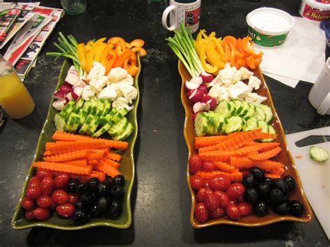 Diy Catering Tipvegetable Trays Assorted Crudites With Dipping Sauce
