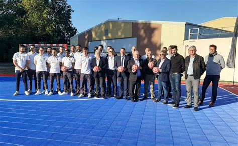 All of them were added by volunteers and locals around the world. OMS - Office du Mouvement Sportif de la Chapelle sur Erdre