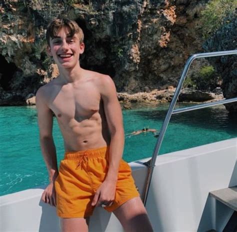 Johnny Orlando Wiki Biography Age Girlfriend Facts And More Hot Sex Picture