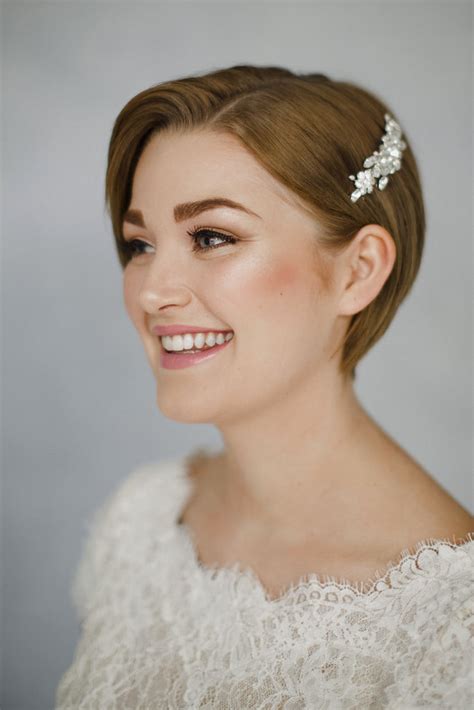 Short Hair Wedding Inspiration For Brides Of All Styles And Tastes Debbie Carlisle
