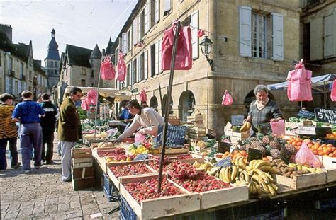 Bergerac Markets  Wednesday & Saturday Mornings  Dordogne, Night