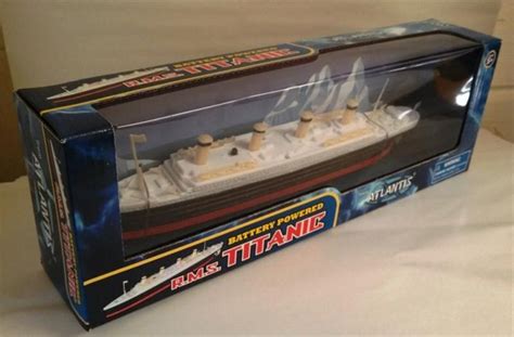 Amazon Com Rms Titanic Battery Powered Toy Atlantis Toy And Hobby My