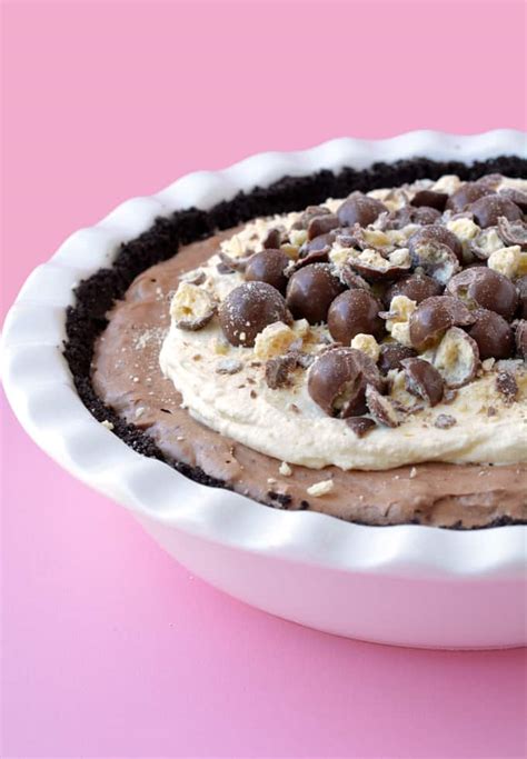 It has an oreo crust and drizzled with caramel, then sprinkled with sea salt. Chocolate Malt Mousse Pie (No Bake) - Sweetest Menu