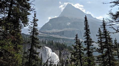 Avalanche Buries World Famous Berg Lake Trail At Mount Robson British