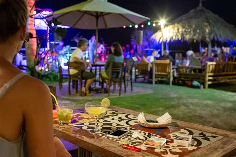 vie nocturne à hoi an les meilleurs bars et clubs de hoi an guide francophone vietnam
