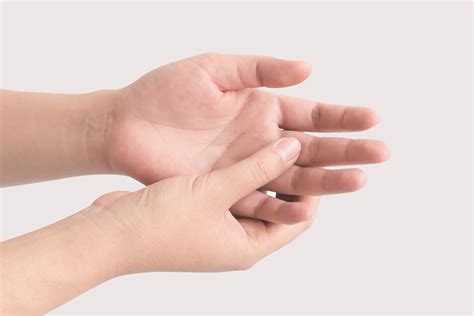 Middle Joint Of Finger Swollen 15 Causes Of Swollen Fingers
