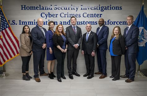 Dhs Secretary Alejandro Mayorkas Visits Hsi Cyber Crimes Center 042