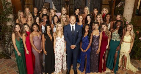 The Bachelor 2019 Heres How Contestants Get Their Clothes Vox