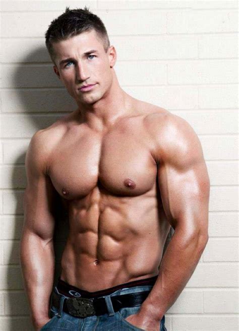 Hot Dudes: Muscle Dude