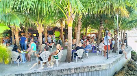 Best Beach Bars In The Palm Beach Area For Spring Break Beach Bar Bums