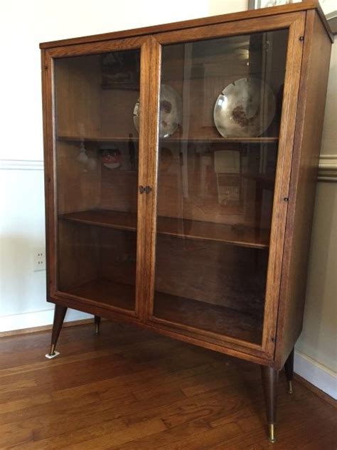 Mid Century Glass Front Display Cabinet By Broyhill Sculptra Epoch