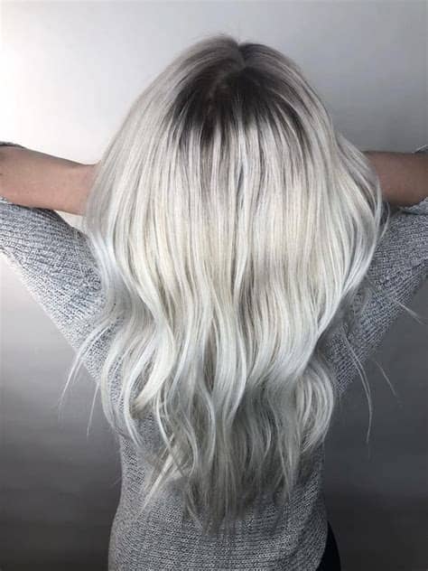 If you want to keep it light, i suggest trying out a purple shampoo. 21 Icy Blonde Hair with Dark Roots Colour Ideas | Icy ...