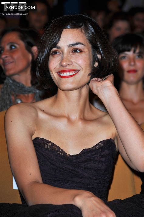 Shannyn Sossamon Nude And Sexy Photos Collection Showing Off Her Tits Aznude