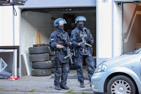 Njuuz Gemeinsamer Schlag Des Lka Nrw Der Polizei Düsseldorf Sowie