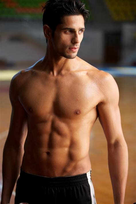 Indian Actor Sidharth Malhotra Queerclick