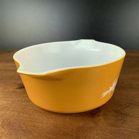 PYREX Butterfly Gold 475-B Mint Condition Casserole Bowl 2.5 | Etsy