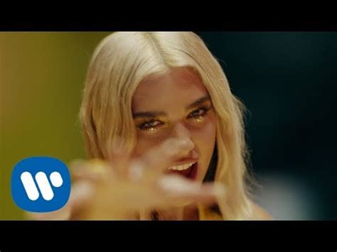 Добавить в песенник удалить из песенника. Dua Lipa - Physical - tekst piosenki, tłumaczenie piosenki ...