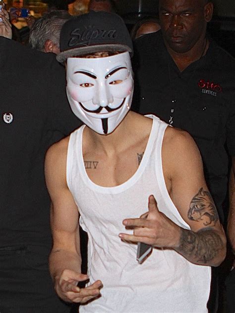 Justin Bieber Gives Us And His Fans A Fright In A V For