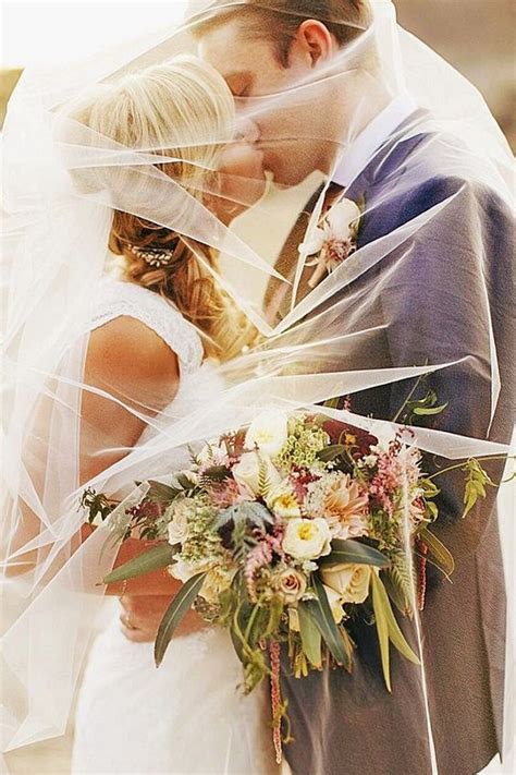 20 Romantic Bride And Groom Wedding Photo Ideas Emma Loves Weddings