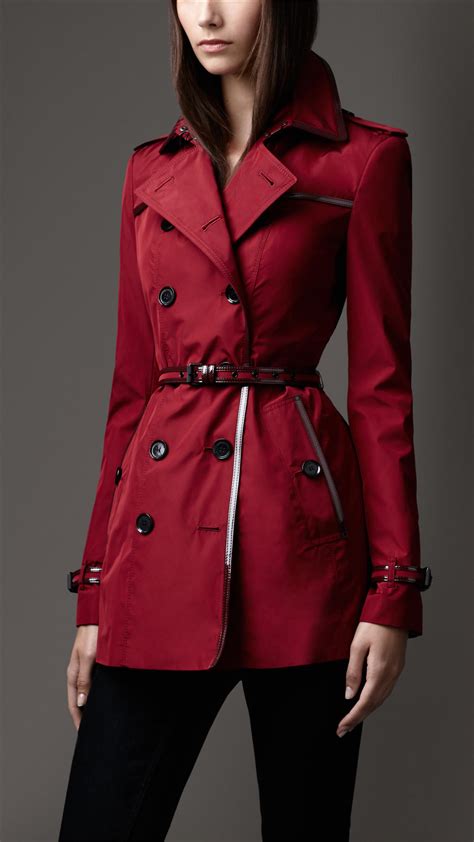 Reaktor Trennung Experimental Burberry Short Red Trench Coat Rückseite