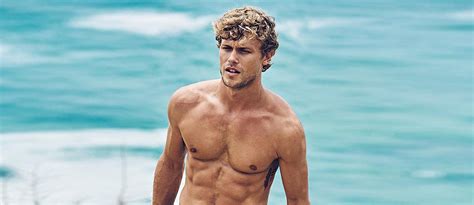 But it requires a dedicated hair care regimen. How To Get And Style Curly Hair Men Like To Sport ...