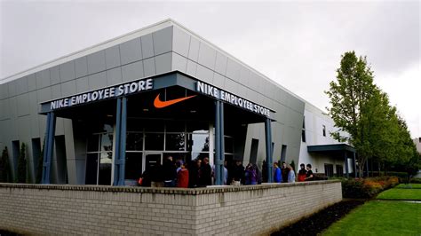 さすが、まえだ: NIKE EMPLOYEE STORE PORTLAND