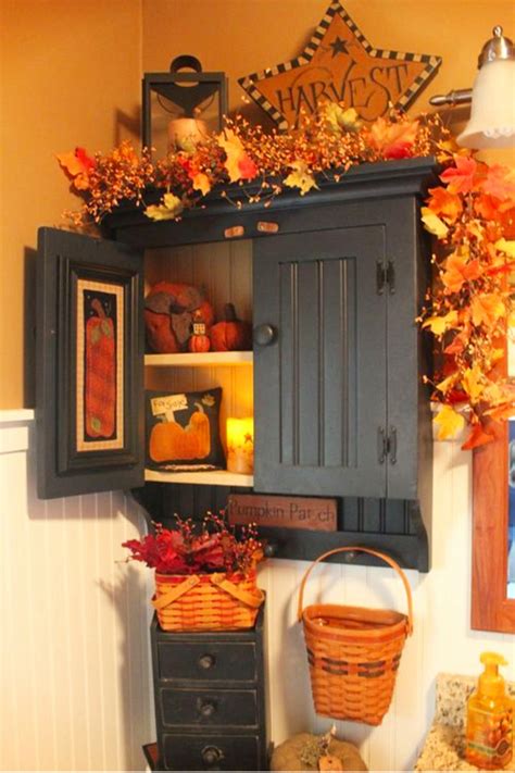 A wall gallery of favorite objects like starfish or baskets can be a personal and refreshing way to decorate your. Fall Bathroom Decor! 10 Fall & Autumn Bathroom Decorating ...