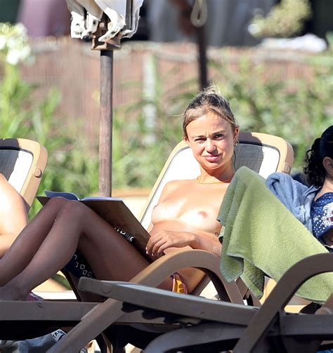 Lady Amelia Windsor Topless At A Beach In Ibiza Hot Celebs Home