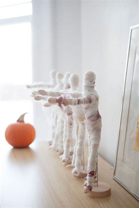 The Chicest Diy Halloween Decor Mummy Diy Diy Halloween Decorations