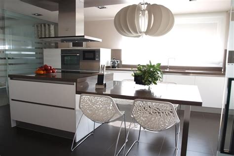 Mesas de cocina de diseño moderno. 15 opciones para tener mesa en la cocina | Prodecoracion