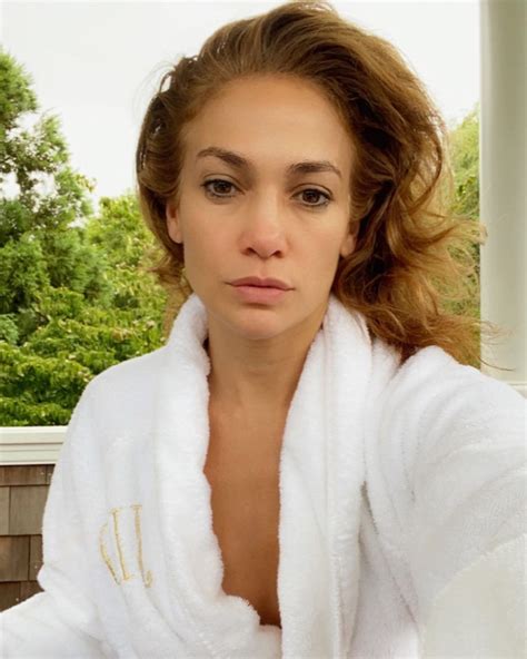 Jennifer Lopez With No Makeup Photos Of Singers Natural Beauty